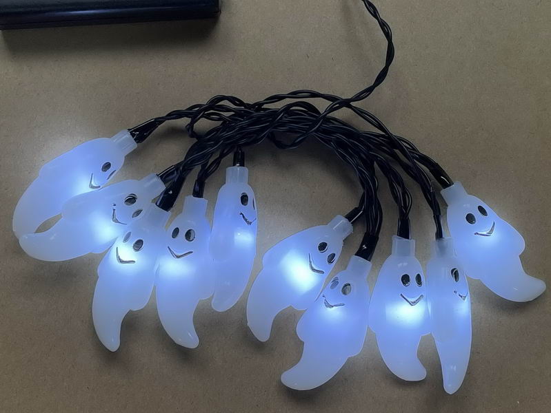 Halloween string lights with ghost (white)