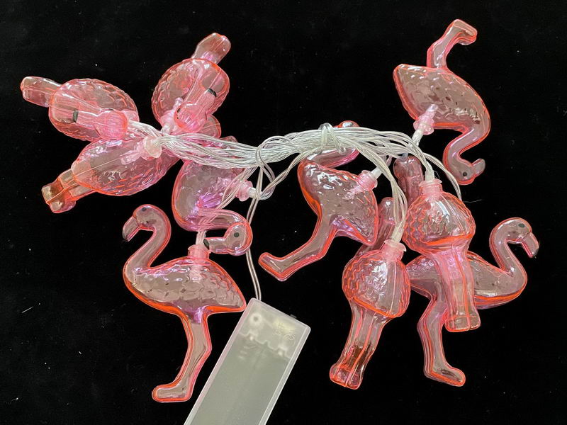LED string lights with flamingo