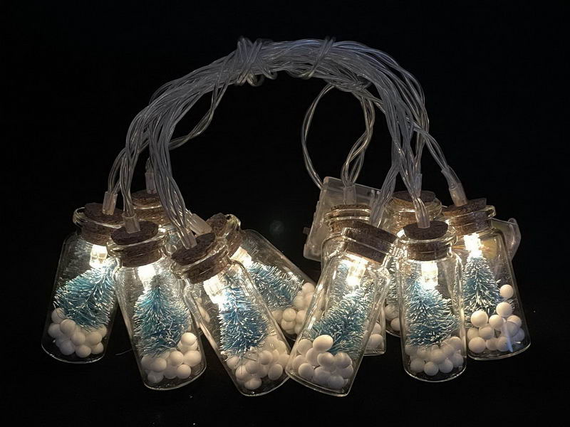 LED string lights with wish bottle