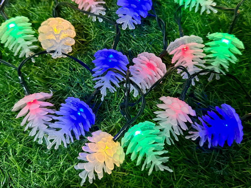 Garden string lights with pinecones (multi-color)
