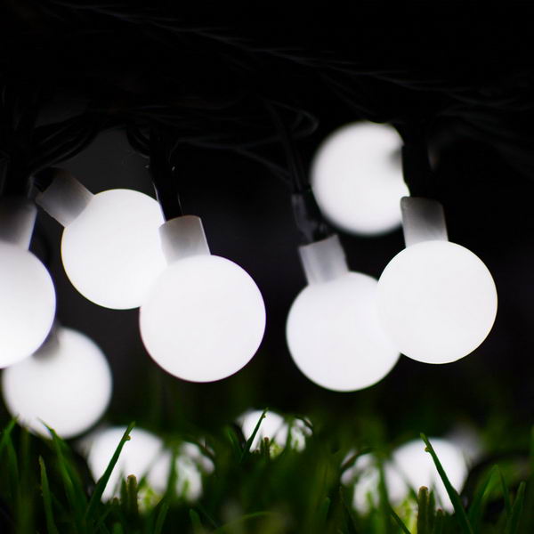 Garden string lights with ball (white)